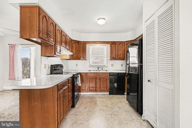 2927 WOODSHEAD TER, York, PA 17403