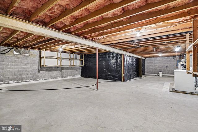 2927 WOODSHEAD TER, York, PA 17403