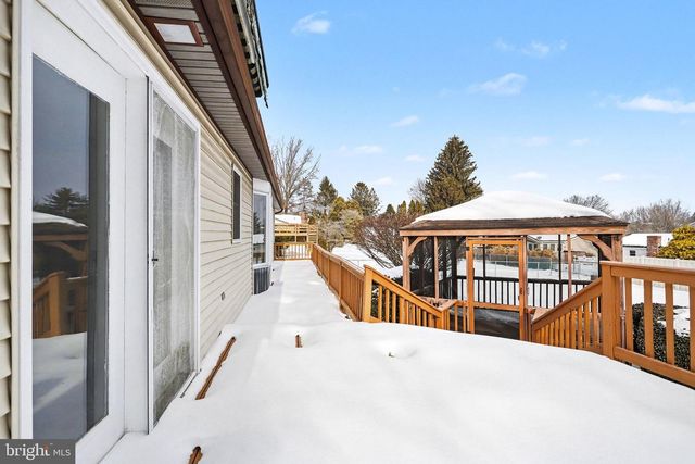 2927 WOODSHEAD TER, York, PA 17403