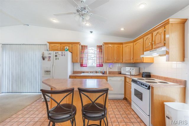 383 Red Robin, Poplar Bluff, MO 63901