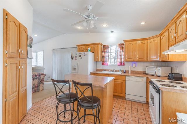 383 Red Robin, Poplar Bluff, MO 63901