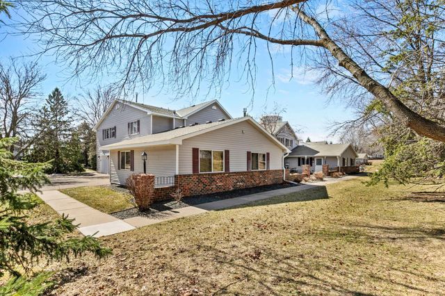 7646 13th Street N, Oakdale, MN 55128