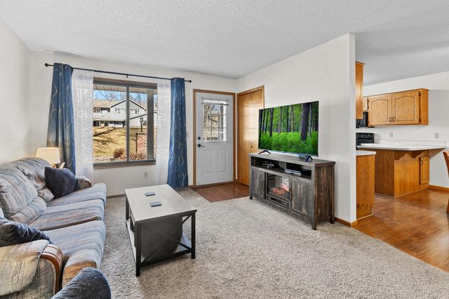 7646 13th Street N, Oakdale, MN 55128