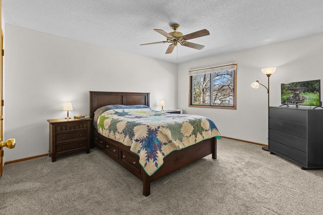 7646 13th Street N, Oakdale, MN 55128