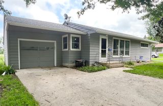 808 E 14th Street S, Newton, IA 50208