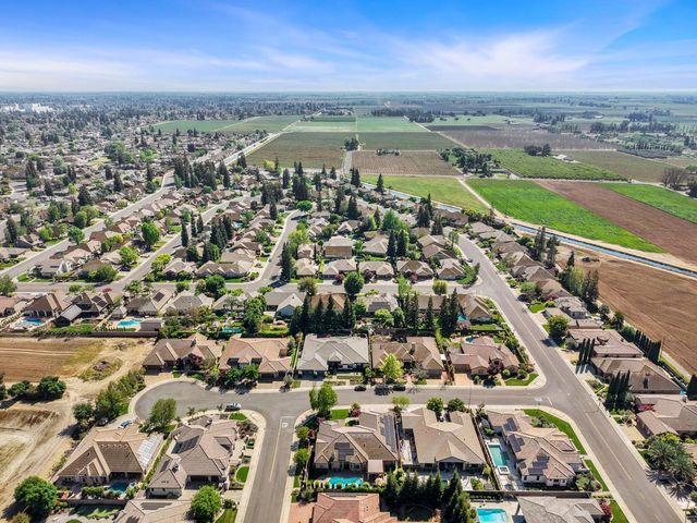 181 Willow Wood Rd, Woodbridge, CA 95258