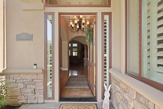 181 Willow Wood Rd, Woodbridge, CA 95258