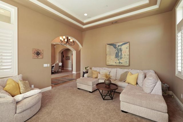 181 Willow Wood Rd, Woodbridge, CA 95258