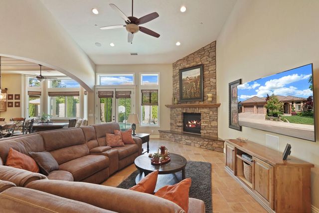 181 Willow Wood Rd, Woodbridge, CA 95258