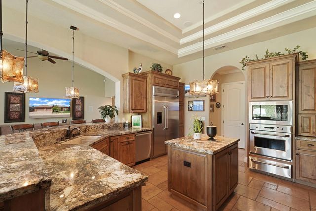 181 Willow Wood Rd, Woodbridge, CA 95258