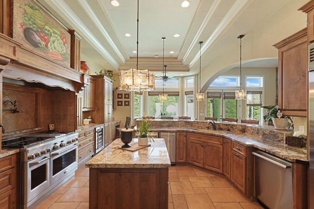 181 Willow Wood Rd, Woodbridge, CA 95258