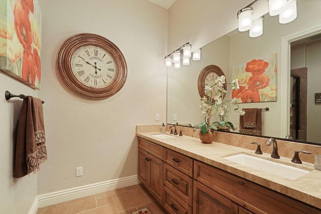 181 Willow Wood Rd, Woodbridge, CA 95258