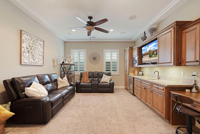 181 Willow Wood Rd, Woodbridge, CA 95258