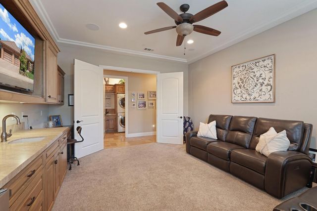 181 Willow Wood Rd, Woodbridge, CA 95258