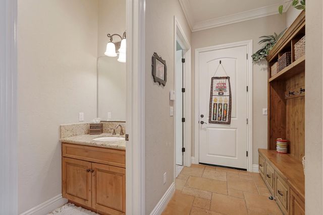 181 Willow Wood Rd, Woodbridge, CA 95258