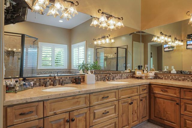 181 Willow Wood Rd, Woodbridge, CA 95258