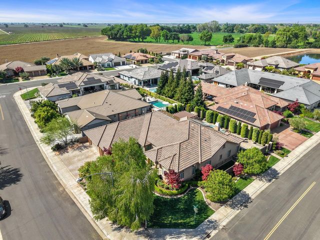 181 Willow Wood Rd, Woodbridge, CA 95258