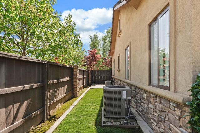 181 Willow Wood Rd, Woodbridge, CA 95258