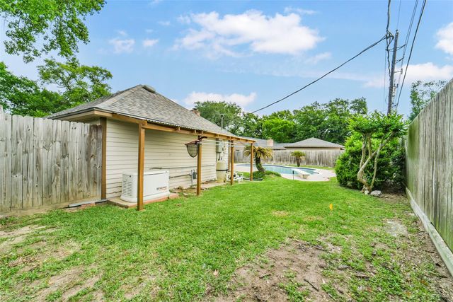 1423 Ash Meadow Drive, Houston, TX 77090