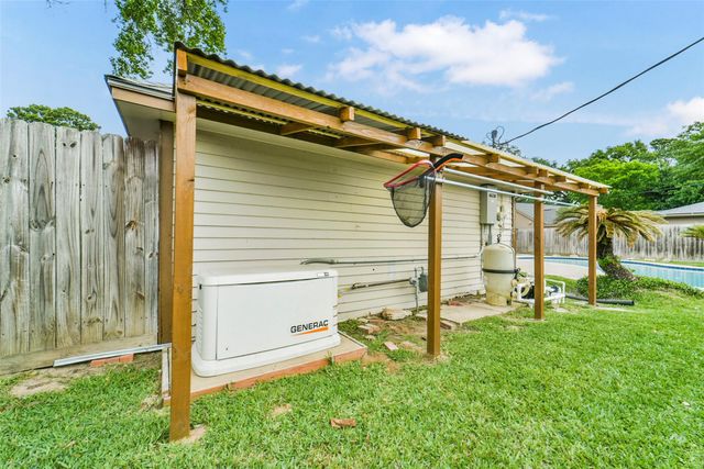 1423 Ash Meadow Drive, Houston, TX 77090