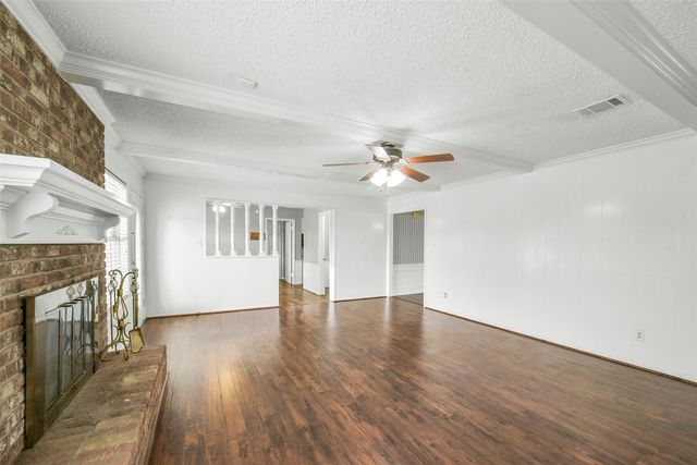 1423 Ash Meadow Drive, Houston, TX 77090