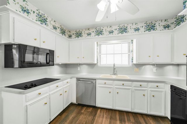 1423 Ash Meadow Drive, Houston, TX 77090