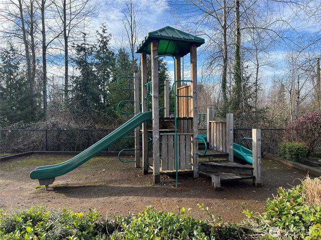 364 Field Place NE, Renton, WA 98059