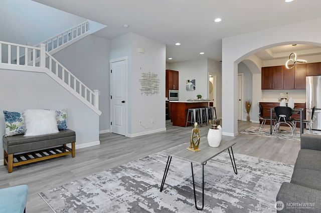 364 Field Place NE, Renton, WA 98059