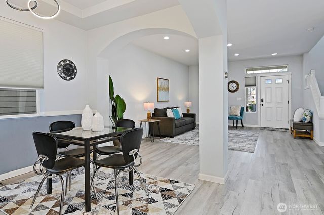 364 Field Place NE, Renton, WA 98059