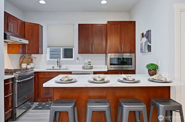 364 Field Place NE, Renton, WA 98059