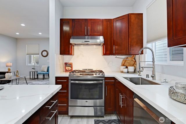 364 Field Place NE, Renton, WA 98059