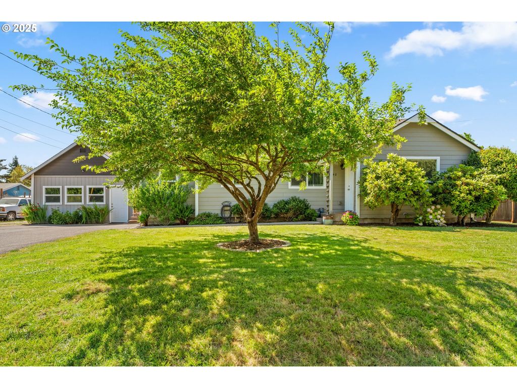1240 TANEY St, Eugene, OR 97402