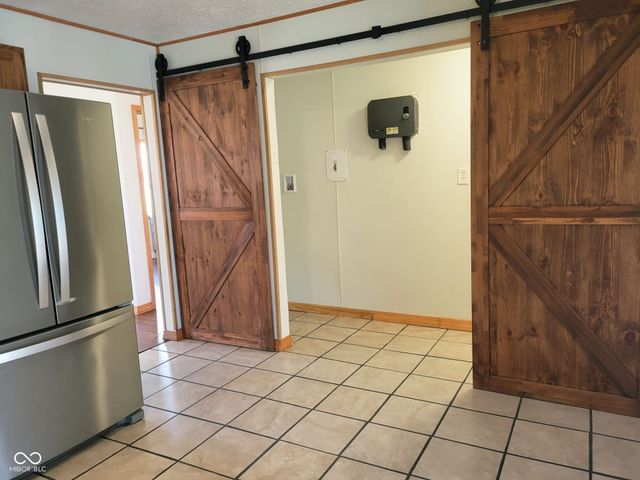 12546 S Hillview Drive, Columbus, IN 47201