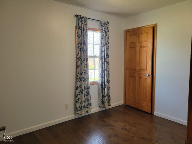 12546 S Hillview Drive, Columbus, IN 47201