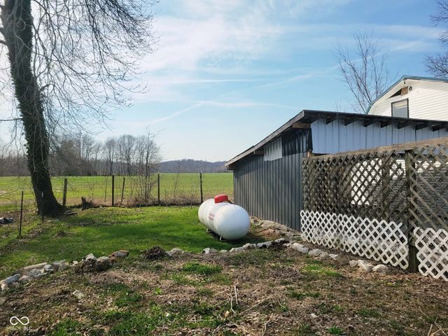 12546 S Hillview Drive, Columbus, IN 47201