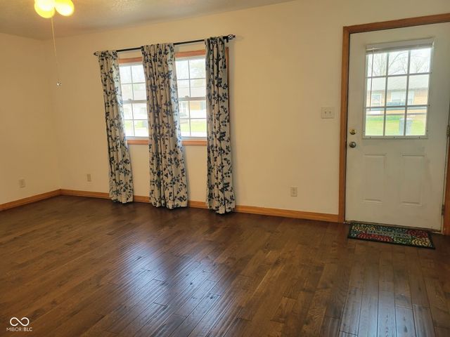12546 S Hillview Drive, Columbus, IN 47201