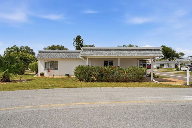 690 CIRCLEWOOD DRIVE W8, Venice, FL 34293