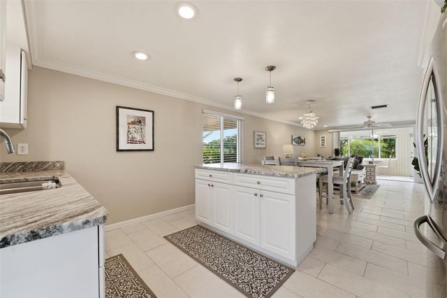 690 CIRCLEWOOD DRIVE W8, Venice, FL 34293