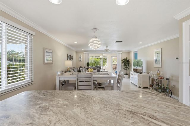 690 CIRCLEWOOD DRIVE W8, Venice, FL 34293