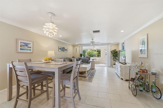 690 CIRCLEWOOD DRIVE W8, Venice, FL 34293