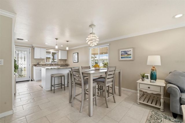 690 CIRCLEWOOD DRIVE W8, Venice, FL 34293