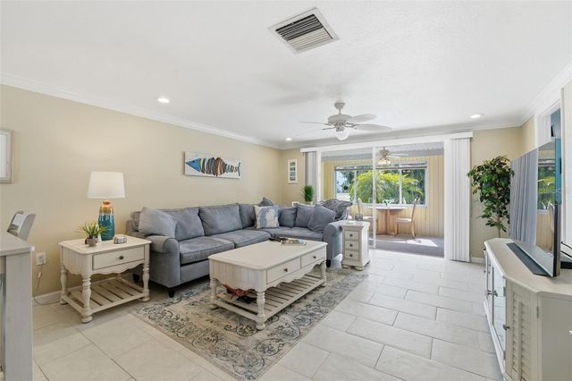 690 CIRCLEWOOD DRIVE W8, Venice, FL 34293