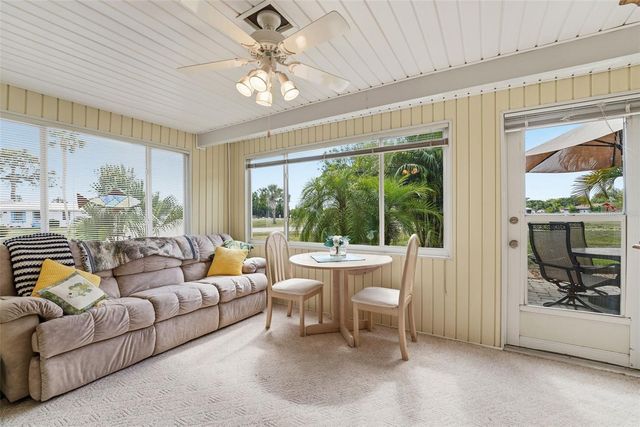 690 CIRCLEWOOD DRIVE W8, Venice, FL 34293