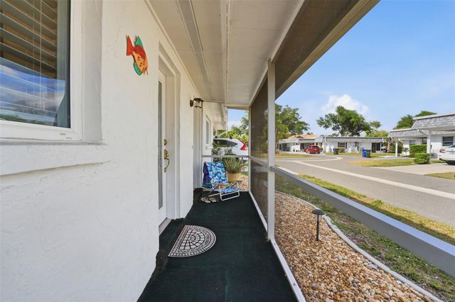 690 CIRCLEWOOD DRIVE W8, Venice, FL 34293
