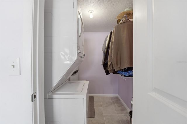 690 CIRCLEWOOD DRIVE W8, Venice, FL 34293