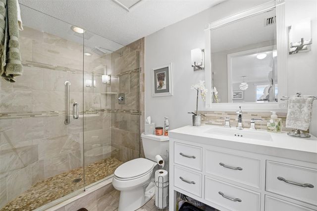 690 CIRCLEWOOD DRIVE W8, Venice, FL 34293