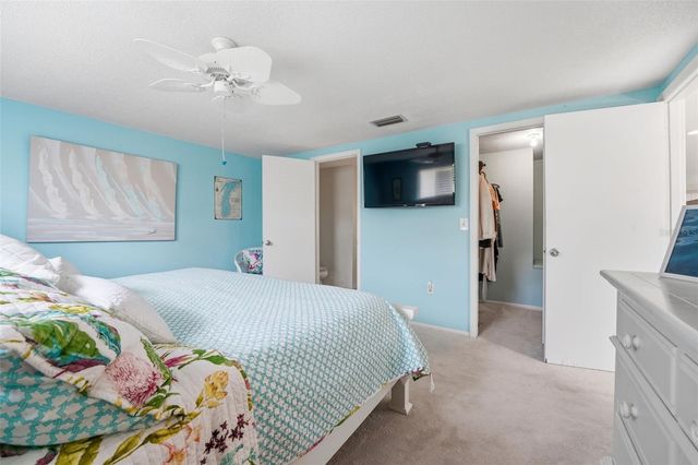 690 CIRCLEWOOD DRIVE W8, Venice, FL 34293