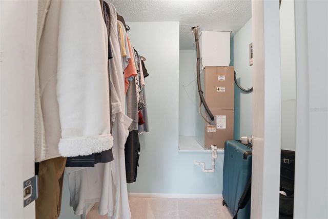 690 CIRCLEWOOD DRIVE W8, Venice, FL 34293