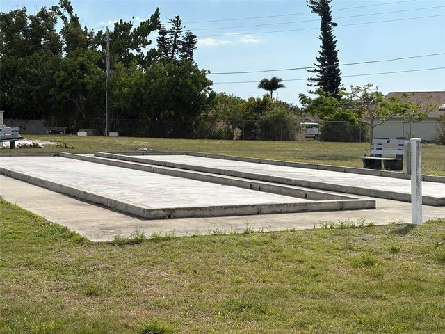 690 CIRCLEWOOD DRIVE W8, Venice, FL 34293