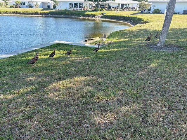 690 CIRCLEWOOD DRIVE W8, Venice, FL 34293